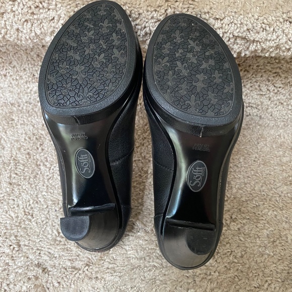 Sofft Black Leather Pumps - Picture 3 of 6